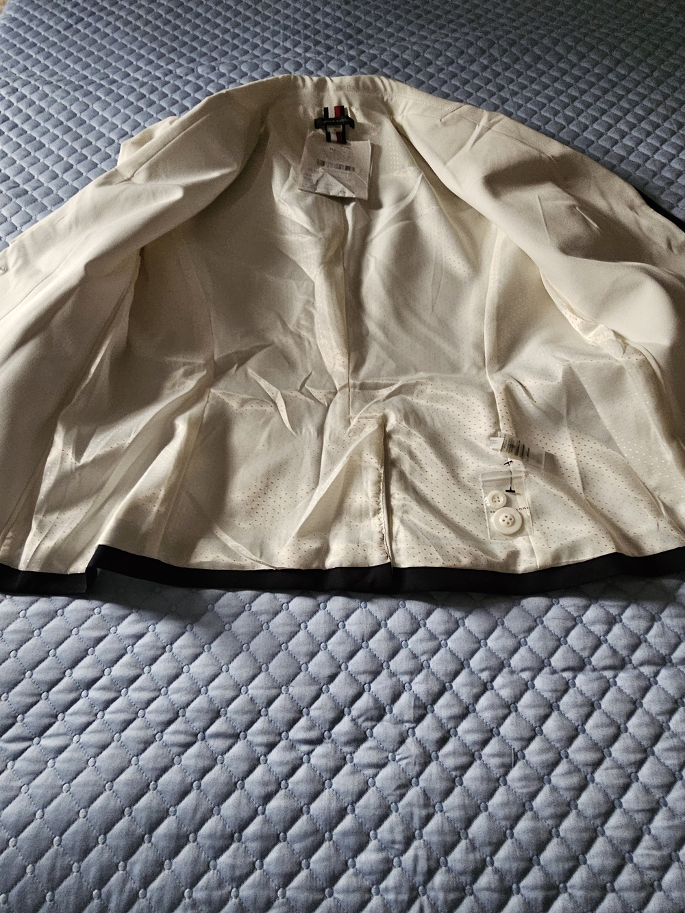 Tommy Hilfiger Womens White Blazer with Black Trim - Classic Tailored Jacket Set - Picture 2 of 8